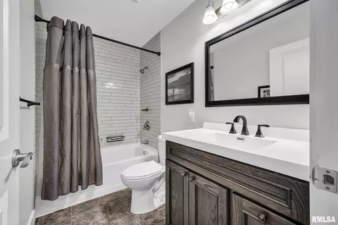 Bath - 1020 E Madison St, Morton, IL 61550 photo 2 of 3