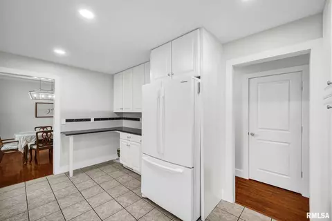 Entry Way - 1020 E Madison St, Morton, IL 61550 photo 2 of 3
