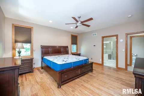 Bedroom - 6918 W Saddlebrook Dr, Mapleton, IL 61547 photo 4 of 10