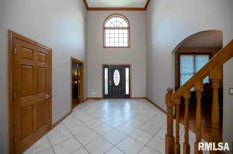 Entry Way - 6918 W Saddlebrook Dr, Mapleton, IL 61547 photo 1 of 3