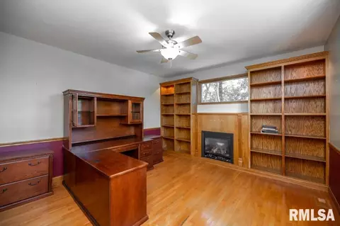 Living - 6918 W Saddlebrook Dr, Mapleton, IL 61547 photo 4 of 9