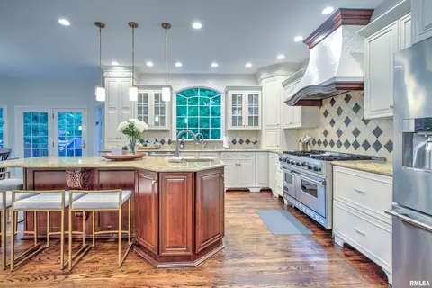 Kitchen - 112 W Greystone Ct, Dunlap, IL 61525 photo 2 of 4