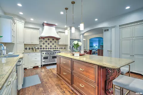 Kitchen - 112 W Greystone Ct, Dunlap, IL 61525 photo 4 of 4