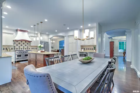 Dining - 112 W Greystone Ct, Dunlap, IL 61525 photo 4 of 5