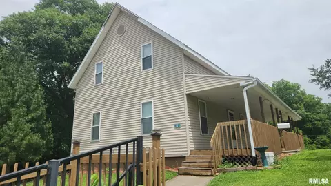 725 N Lafayette St, Macomb, IL 61455