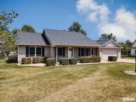 Exterior - 3216 Palomino Ct, Herrin, IL 62948 photo 2 of 3