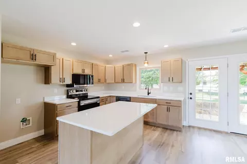 Kitchen - 3216 Palomino Ct, Herrin, IL 62948 photo 1 of 5