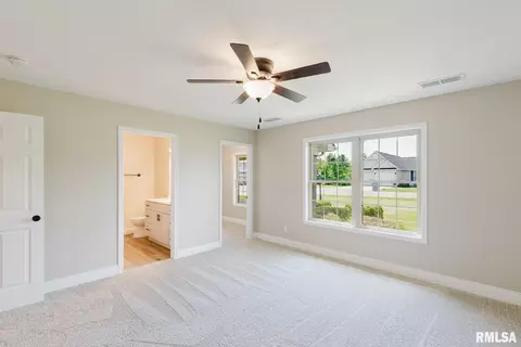 Bedroom - 3216 Palomino Ct, Herrin, IL 62948 photo 2 of 6
