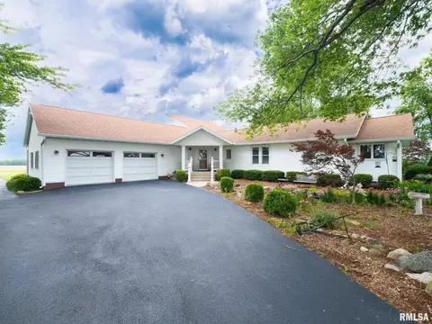 1775 Kickapoo Rd, Waynesville, IL 61778