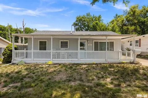 1612 Matilda St, Pekin, IL 61554