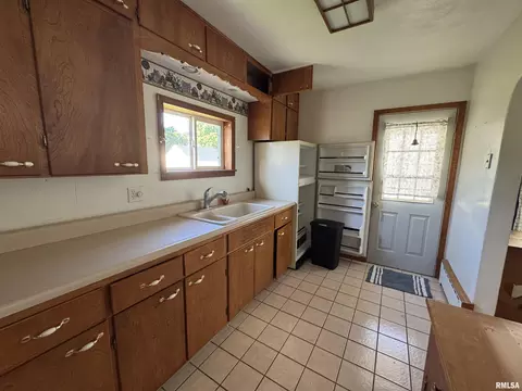 206 E 6th St, Saint David, IL 61563 photo 5