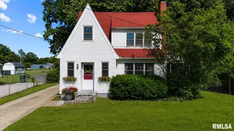 127 S Euclid Ave, East Peoria, IL 61611