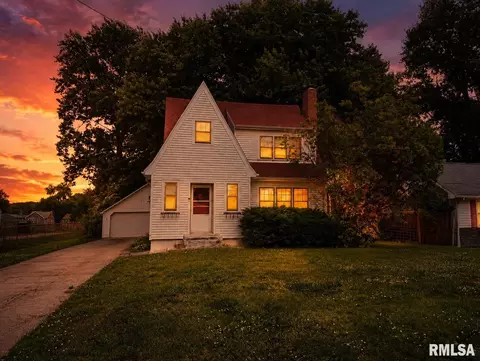127 S Euclid Ave, East Peoria, IL 61611