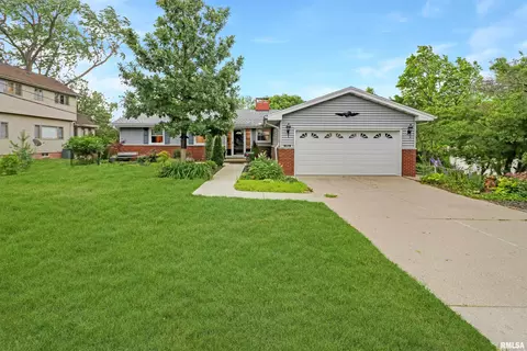 1912 W Riviera Dr, Peoria, IL 61614
