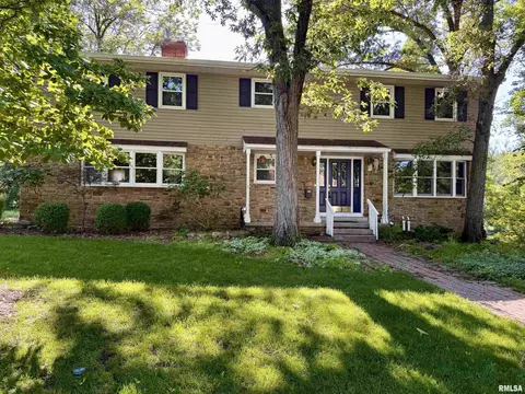19 Hickory Bow, Macomb, IL 61455