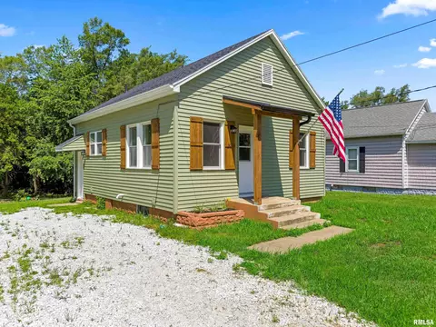 301 Reservoir Rd, Pekin, IL 61554