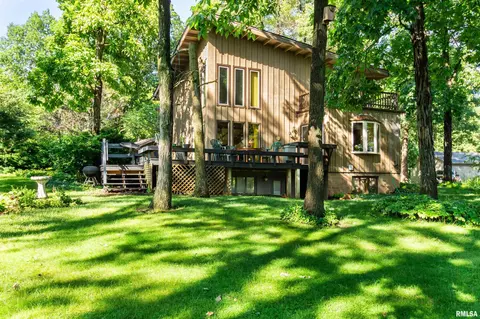 1428 NW Windermere Dr, Tremont, IL 61568