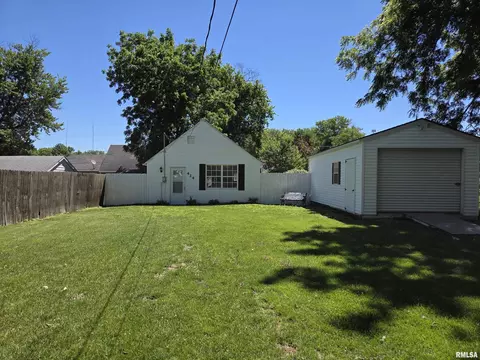 424 Alta Vista Ter, Creve Coeur, IL 61610