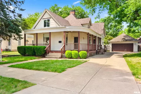 1309 Market St, Pekin, IL 61554