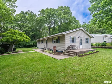 325 Lincoln Blvd, North Pekin, IL 61554
