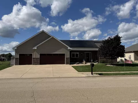 125 W Margarete St, Tremont, IL 61568