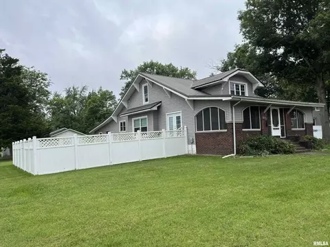 311 Elles Ave, Carterville, IL 62918