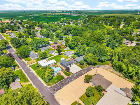 View/Area - 207 Spruce Ln, Roanoke, IL 61561 photo 3 of 10