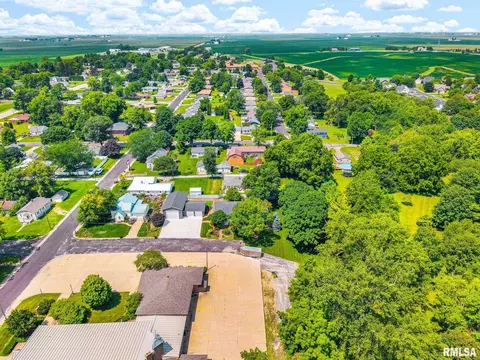 View/Area - 207 Spruce Ln, Roanoke, IL 61561 photo 2 of 10