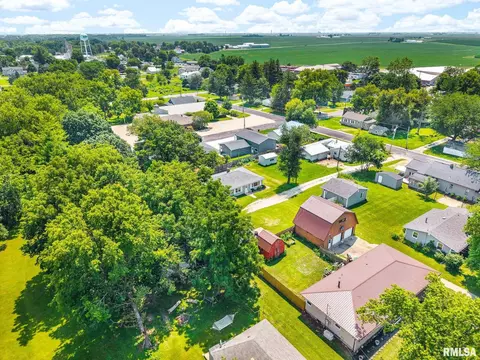 View/Area - 207 Spruce Ln, Roanoke, IL 61561 photo 6 of 10