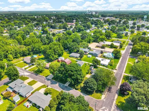 View/Area - 207 Spruce Ln, Roanoke, IL 61561 photo 4 of 10