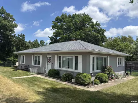 207 Spruce Ln, Roanoke, IL 61561
