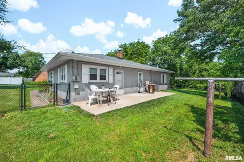 Exterior - 207 Spruce Ln, Roanoke, IL 61561 photo 2 of 6