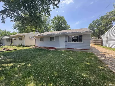 209 Capri St, Pekin, IL 61554