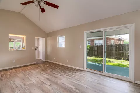 513 E Allen Ave, Marion, IL 62959 photo 17