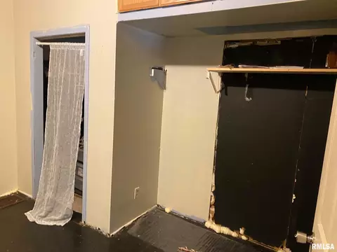 Other - 1019 E Walnut St, Canton, IL 61520 photo 2 of 10