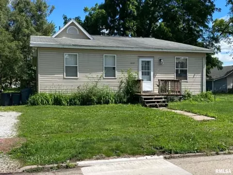 Other - 1019 E Walnut St, Canton, IL 61520 photo 9 of 10