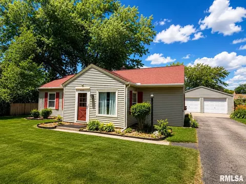 623 Shoshone Rd, Peoria, IL 61614