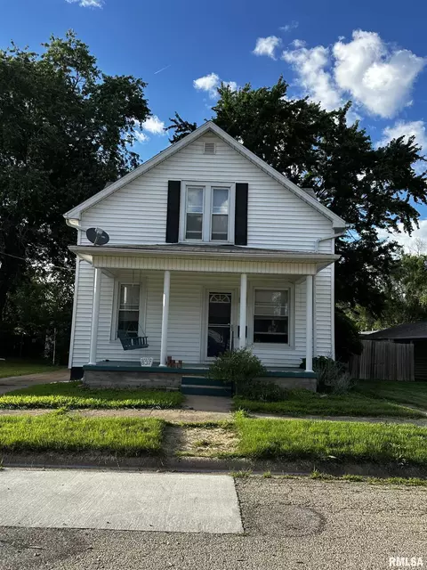 637 E Spruce St, Canton, IL 61520