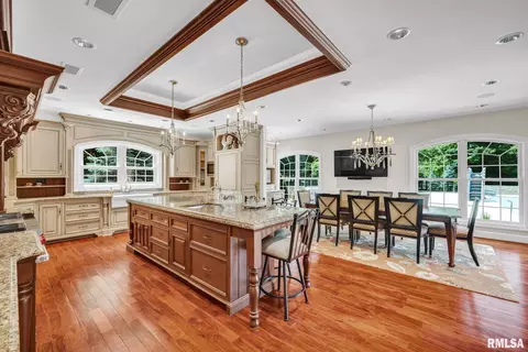 Kitchen - 800 Bayside Dr, Germantown Hills, IL 61548 photo 8 of 8
