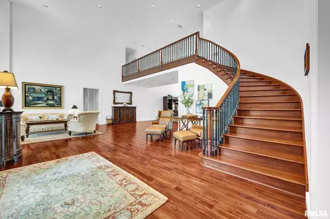 Living - 800 Bayside Dr, Germantown Hills, IL 61548 photo 1 of 9