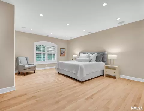 Bedroom - 800 Bayside Dr, Germantown Hills, IL 61548 photo 6 of 10