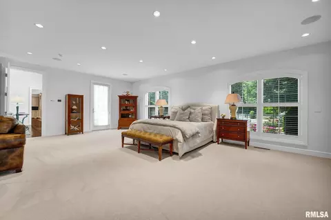 Bedroom - 800 Bayside Dr, Germantown Hills, IL 61548 photo 2 of 10