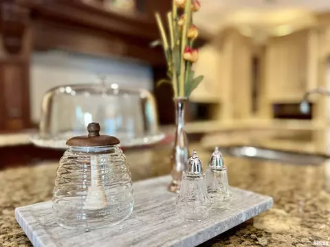 Kitchen - 800 Bayside Dr, Germantown Hills, IL 61548 photo 4 of 8