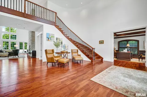 Entry Way - 800 Bayside Dr, Germantown Hills, IL 61548 photo 2 of 6