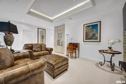 Living - 800 Bayside Dr, Germantown Hills, IL 61548 photo 5 of 9