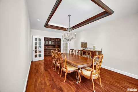 Dining - 800 Bayside Dr, Germantown Hills, IL 61548 photo 5 of 5