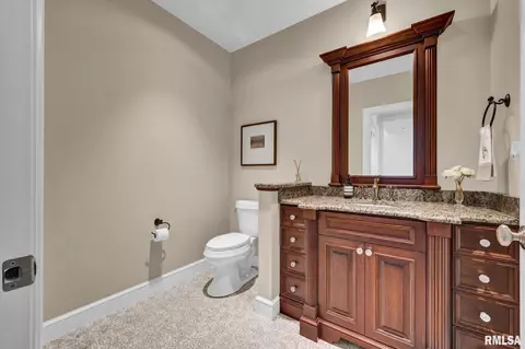 Bath - 800 Bayside Dr, Germantown Hills, IL 61548 photo 1 of 9