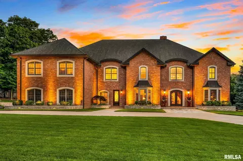 Exterior - 800 Bayside Dr, Germantown Hills, IL 61548 photo 11 of 13