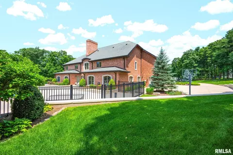 Exterior - 800 Bayside Dr, Germantown Hills, IL 61548 photo 7 of 13