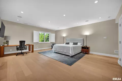 Bedroom - 800 Bayside Dr, Germantown Hills, IL 61548 photo 4 of 10